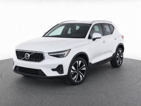 Used 2023 Volvo XC40 B5 Ultimate w/ Protection Package Premier AWD/4WD image 2