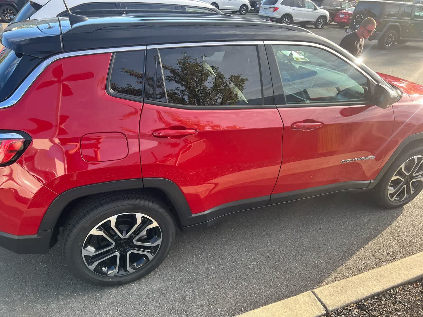 Used 2023 Jeep Compass Limited AWD/4WD image 7