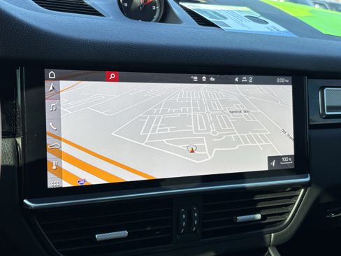 Used 2020 Porsche Cayenne S image 24