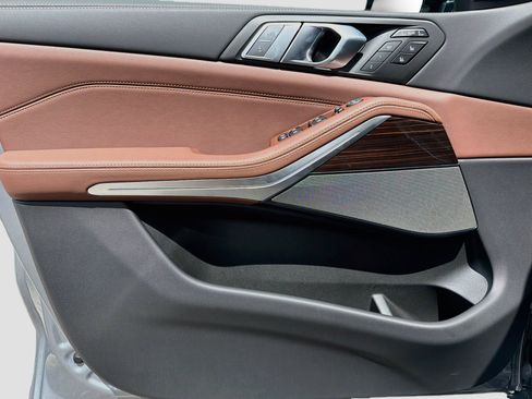 New 2027 BMW X7 xDrive40i w/ Executive Package AWD/4WD image 24