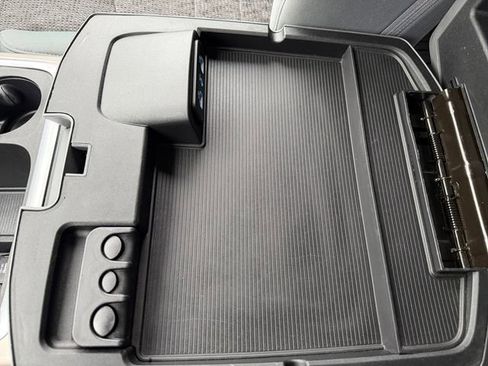 Used 2018 RAM 1500 Outdoorsman image 28