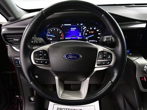 Used 2022 Ford Explorer XLT image 19