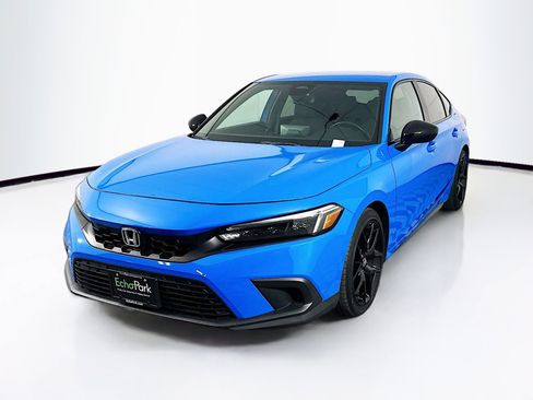Used 2023 Honda Civic Sport image 3