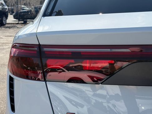 New 2026 Audi RS Q8 performance image 9