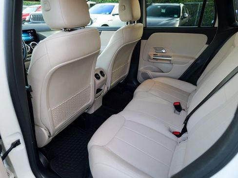 Used 2022 Mercedes-Benz GLA 250 4MATIC image 24