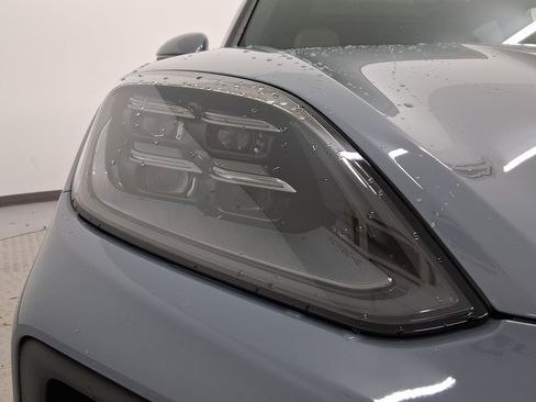 Used 2026 Porsche Cayenne S AWD/4WD image 12