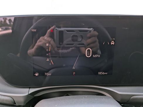 Used 2024 Buick Envista Sport Touring image 24