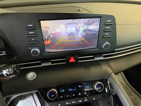 Certified 2023 Hyundai Elantra Blue FWD image 29