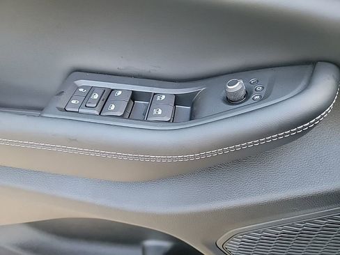 New 2026 Jeep Grand Cherokee Altitude image 11