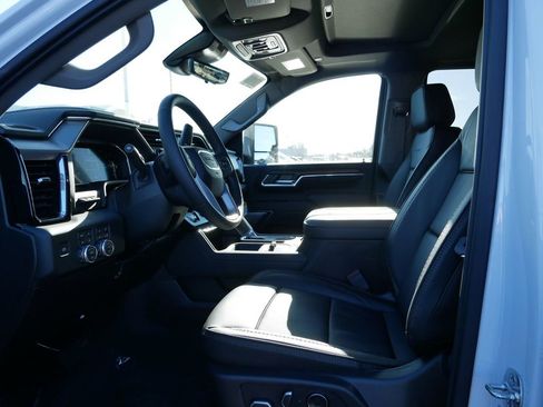 New 2026 GMC Sierra 3500 Denali w/ Denali Reserve Package image 7