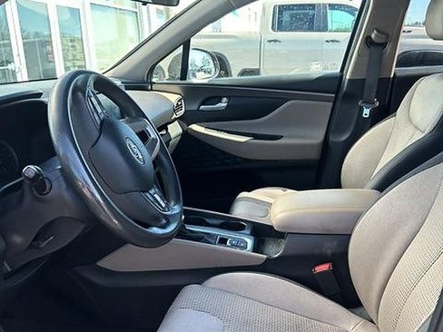 Used 2019 Hyundai Santa Fe SE image 9