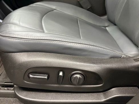 Used 2020 Buick Enclave Essence FWD image 15