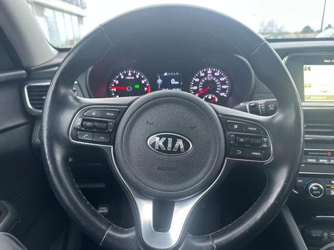 Used 2017 Kia Optima EX w/ Premium Package image 18