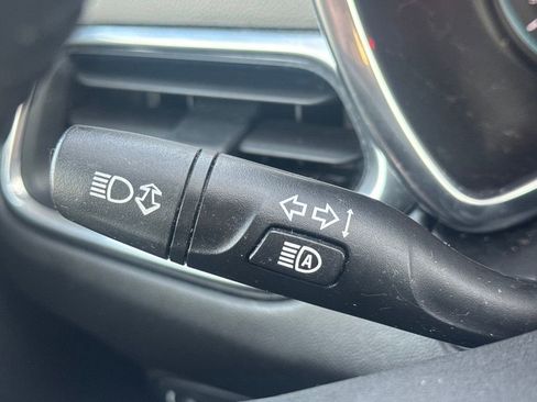 Used 2020 Chevrolet Equinox LT w/ Driver Convenience Package image 36