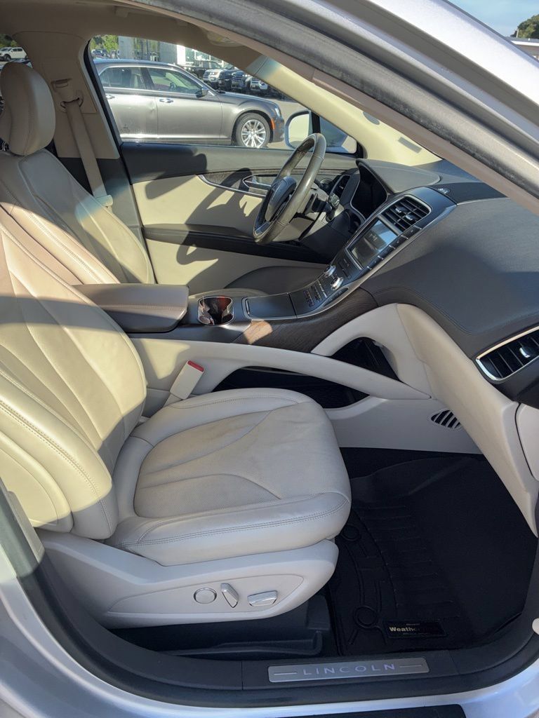 Used 2019 Lincoln Nautilus Reserve FWD image 16