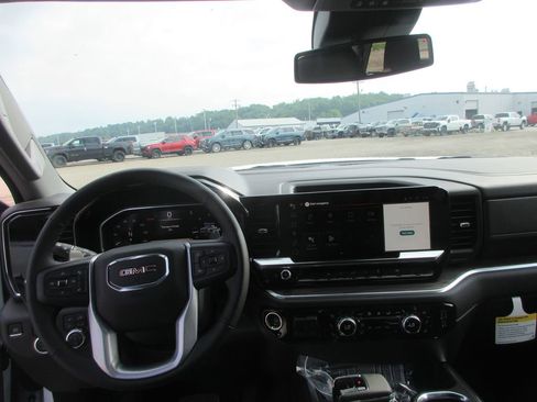 New 2026 GMC Sierra 1500 SLT w/ SLT Premium Package AWD/4WD image 16