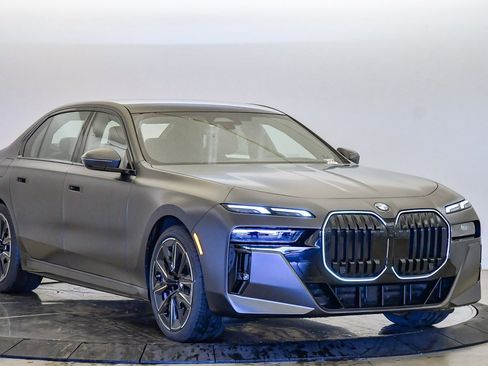 New 2026 BMW 740i w/ Premium Package image 6