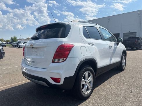 Certified 2022 Chevrolet Trax LT w/ LT Convenience Package AWD/4WD image 9