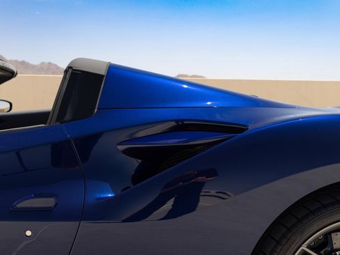 Used 2022 Ferrari F8 Tributo RWD image 16