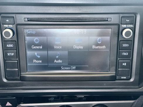 Used 2017 Toyota Tacoma SR w/ SR Convenience Package RWD image 18