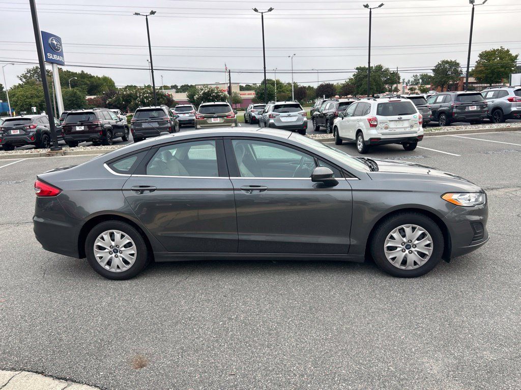 Used 2019 Ford Fusion S FWD image 2