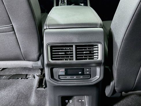 Certified 2026 Volkswagen Atlas SE FWD image 26