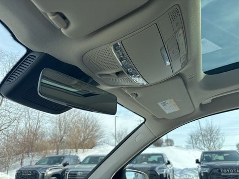 Used 2022 Mercedes-Benz GLC 300 4MATIC image 15