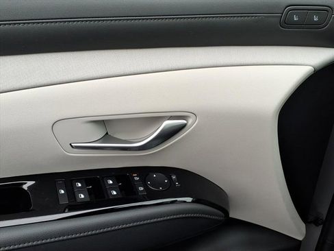Used 2025 Hyundai Tucson Limited image 23