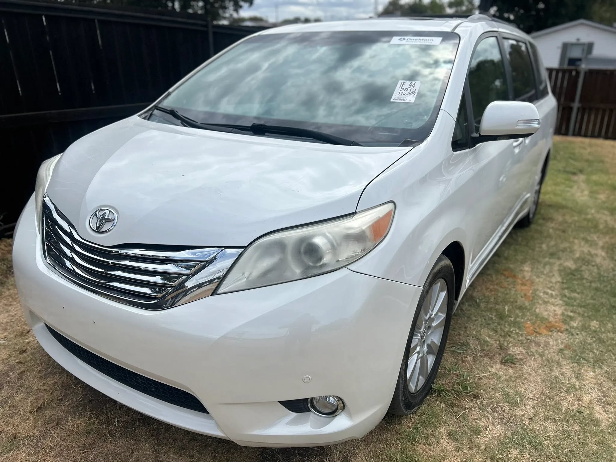 Used 2013 Toyota Sienna Limited w/ Premium Pkg FWD image 2