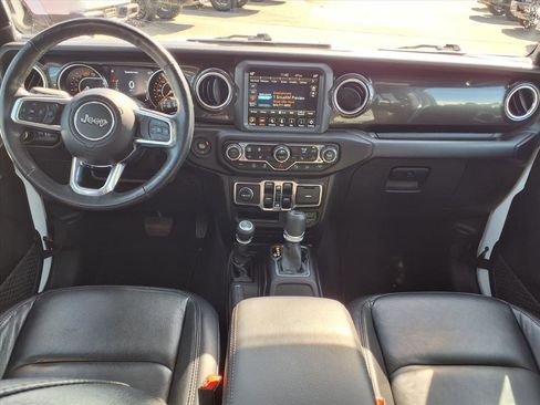 Used 2019 Jeep Wrangler Unlimited Sahara image 7