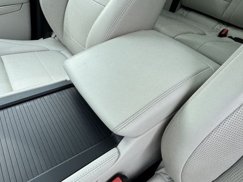 Certified 2024 Jaguar F-PACE R-Dynamic S AWD/4WD image 25