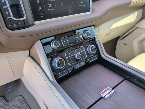 Certified 2024 GMC Yukon Denali AWD/4WD image 23