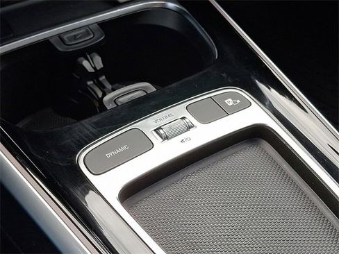 Certified 2024 Mercedes-Benz GLB 250 4MATIC w/ Driver Assistance Package image 16