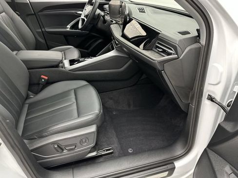 Used 2025 Audi Q5 Premium w/ Convenience Package AWD/4WD image 24