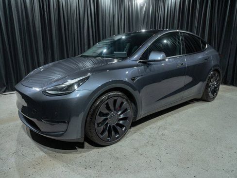 Used 2022 Tesla Model Y Performance image 1