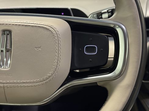 Used 2024 Lincoln Nautilus Reserve image 21