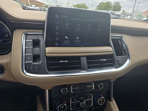 Used 2024 Chevrolet Suburban Premier image 15