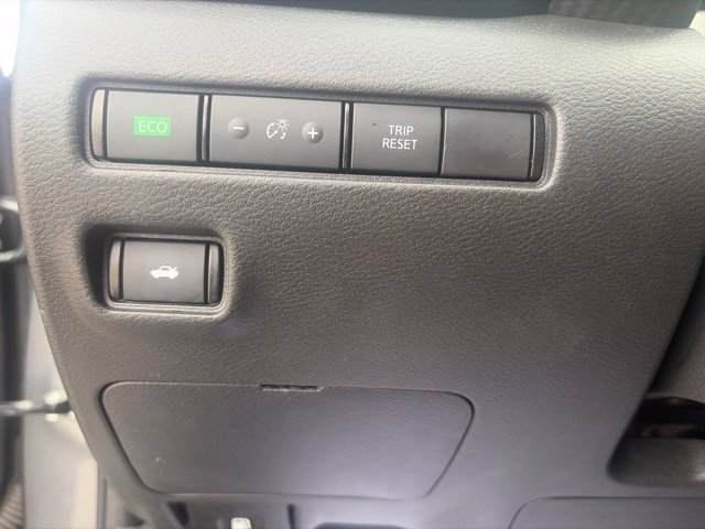 Used 2024 Nissan Sentra SV FWD image 23