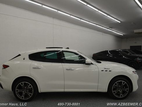 Used 2022 Maserati Levante Modena AWD/4WD image 11
