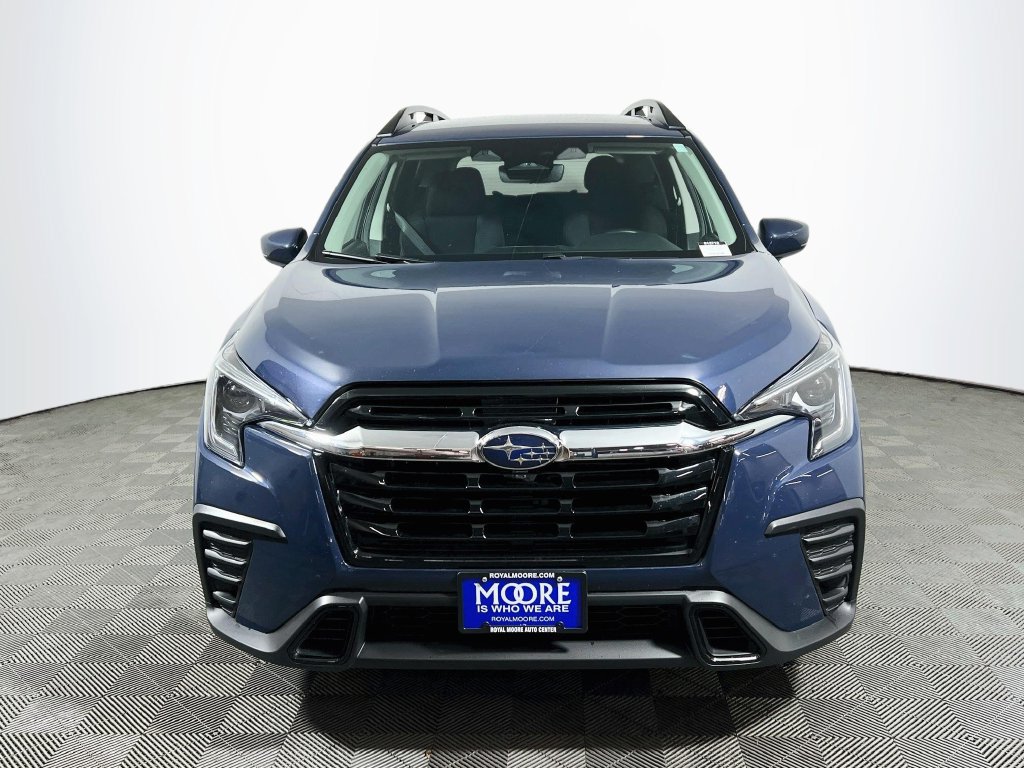 Used 2025 Subaru Ascent Premium AWD/4WD image 2
