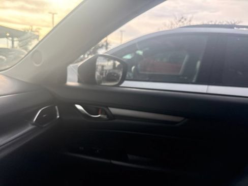 Used 2019 MAZDA CX-5 Touring FWD image 3