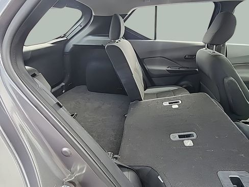 Used 2019 Nissan Kicks S FWD image 14