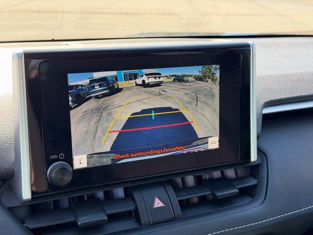 Used 2025 Toyota RAV4 LE AWD/4WD image 21