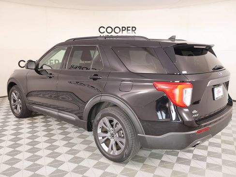 Used 2022 Ford Explorer XLT w/ Equipment Group 202A RWD image 24