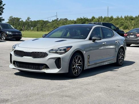 Used 2022 Kia Stinger GT-Line w/ Sun & Sound Package RWD image 3