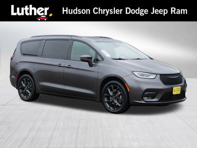 Certified 2021 Chrysler Pacifica Limited w/ S Appearance Package