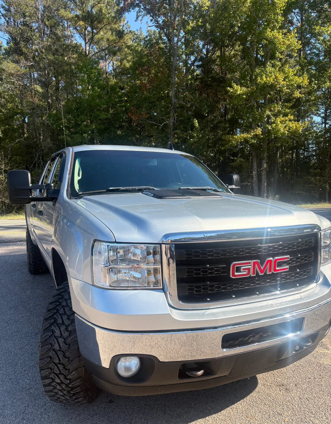 Used 2012 GMC Sierra 2500 SLE w/ SLE Preferred Package AWD/4WD image 8
