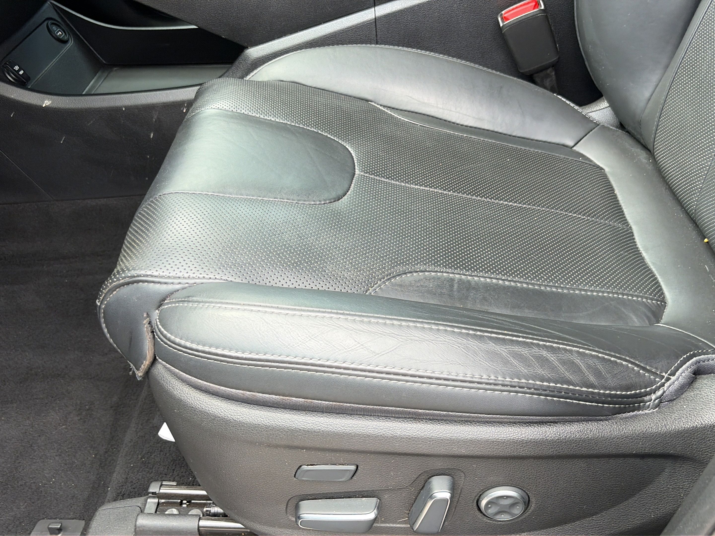 Used 2023 Hyundai Santa Fe Calligraphy AWD/4WD image 17