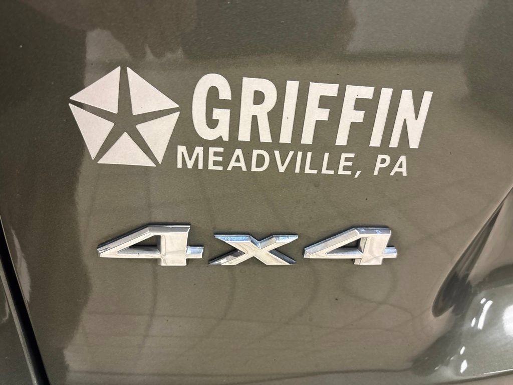 Used 2021 Jeep Cherokee Latitude Lux w/ Comfort/Convenience Group AWD/4WD image 10