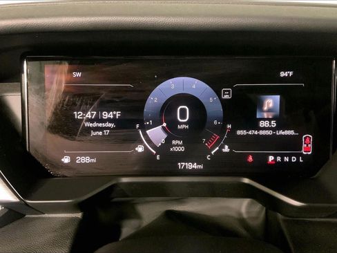 Used 2025 GMC Acadia Elevation FWD image 21